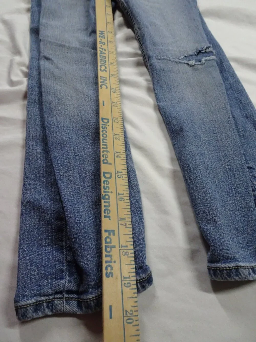 Oshkosh B'gosh Youth Boy Blue Distressed Jeans Size 7 /7A